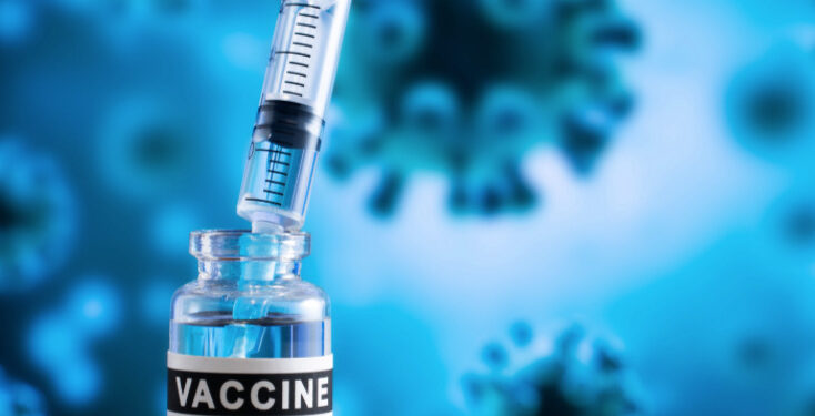 Czy&nbsp;ozdrowieńcy są&nbsp;bezpieczniejsi niż zaszczepieni?